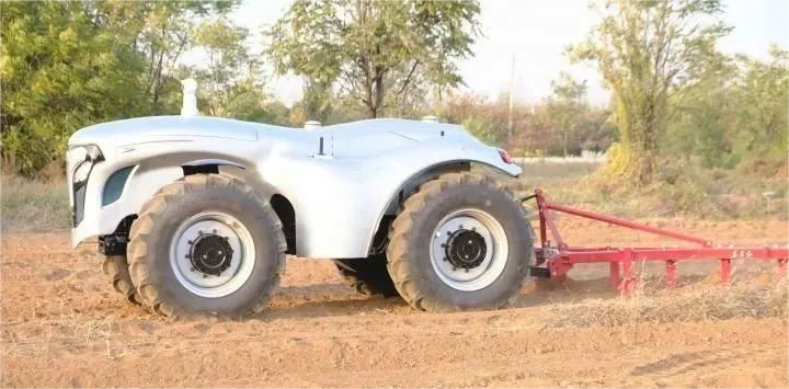 Tendința de dezvoltare a tractorului agricol fără pilot