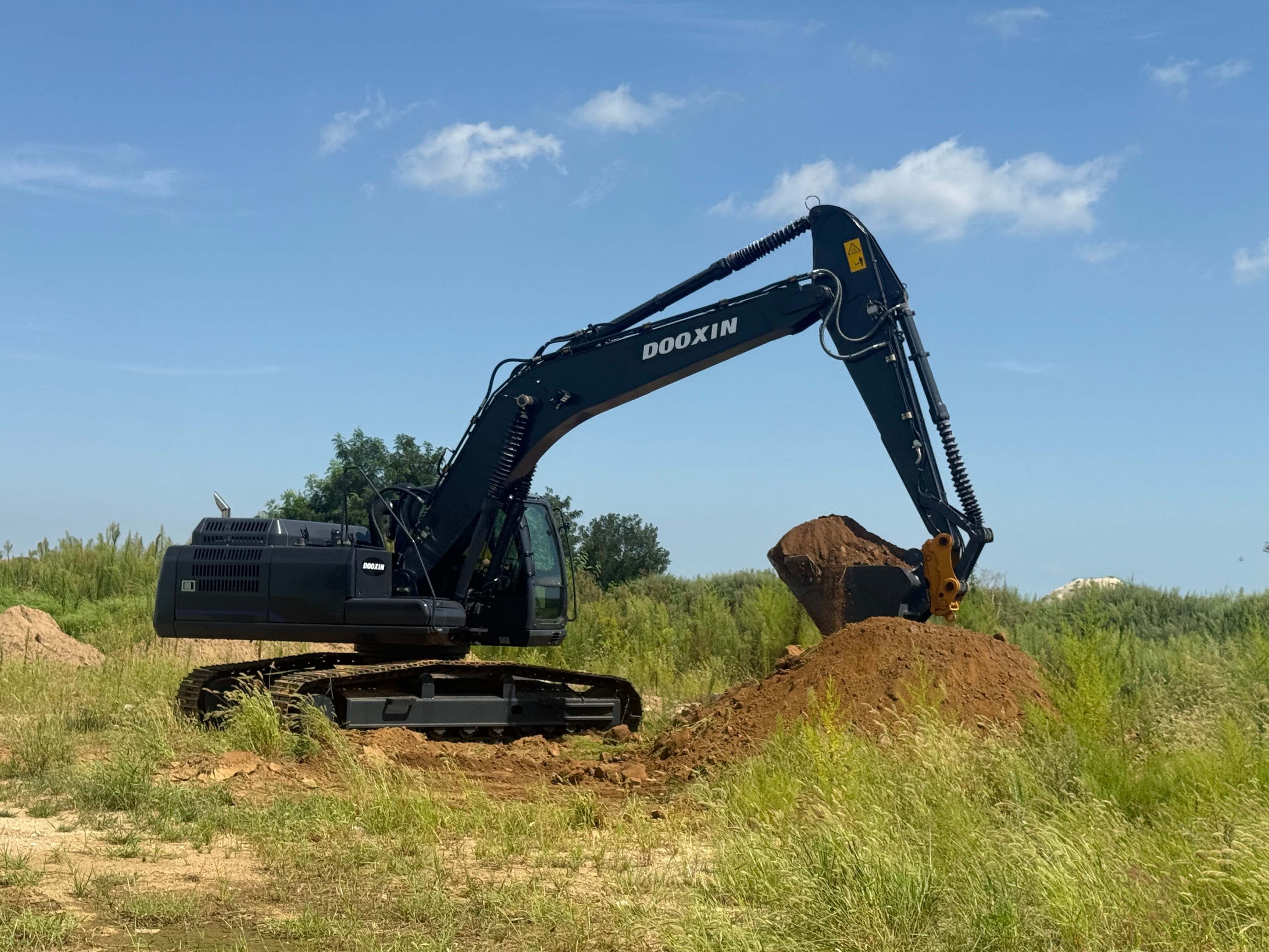 Excavator în testarea funcționării