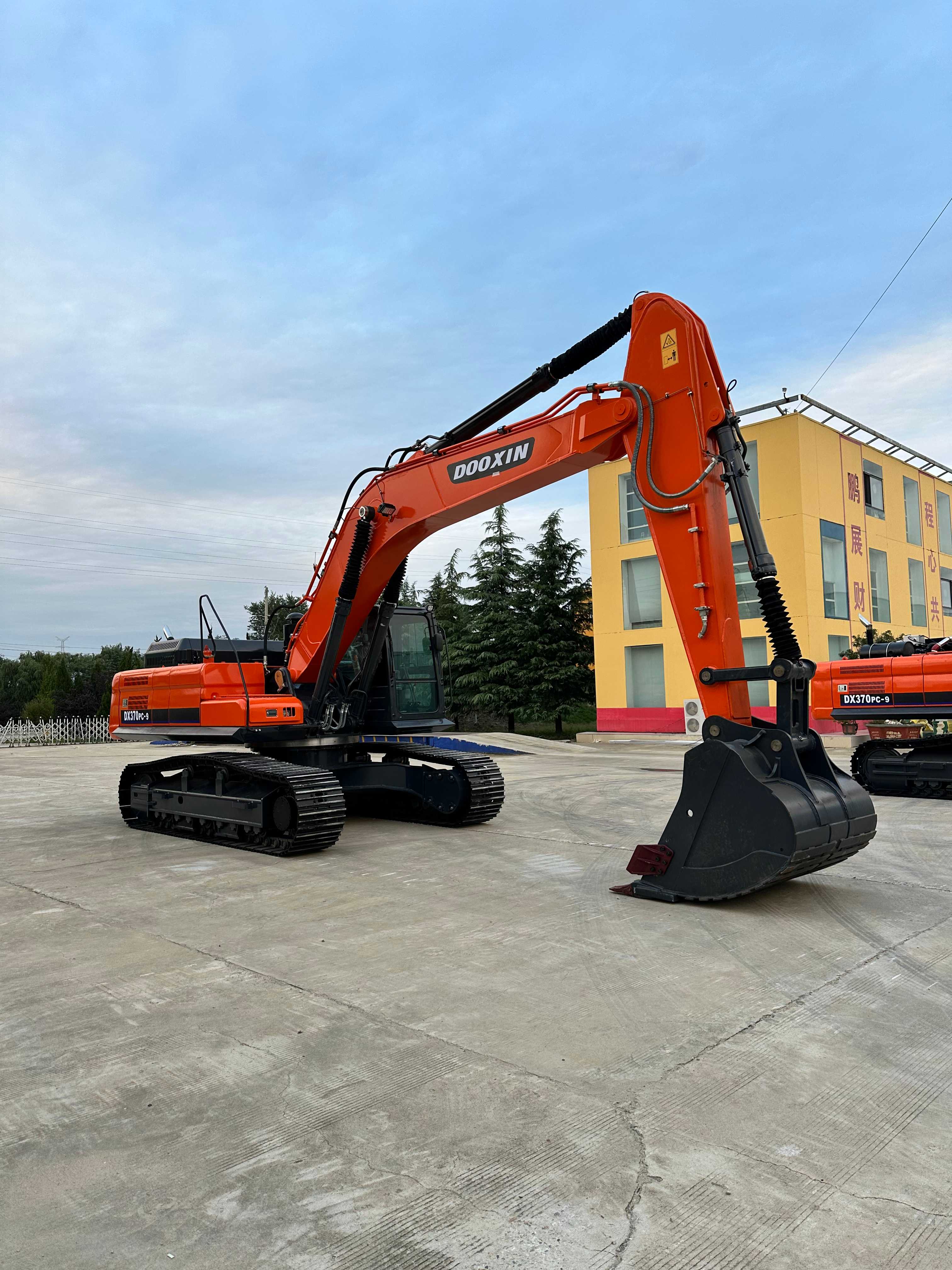 Lot de excavatoare pe șenile DX370 de 37 de tone expediat în Africa
